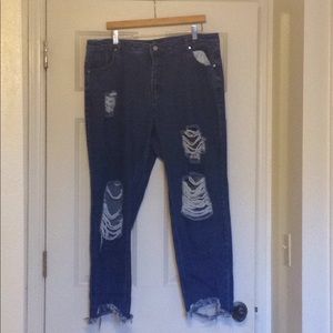 Boyfriend Fit Distressed Jeans